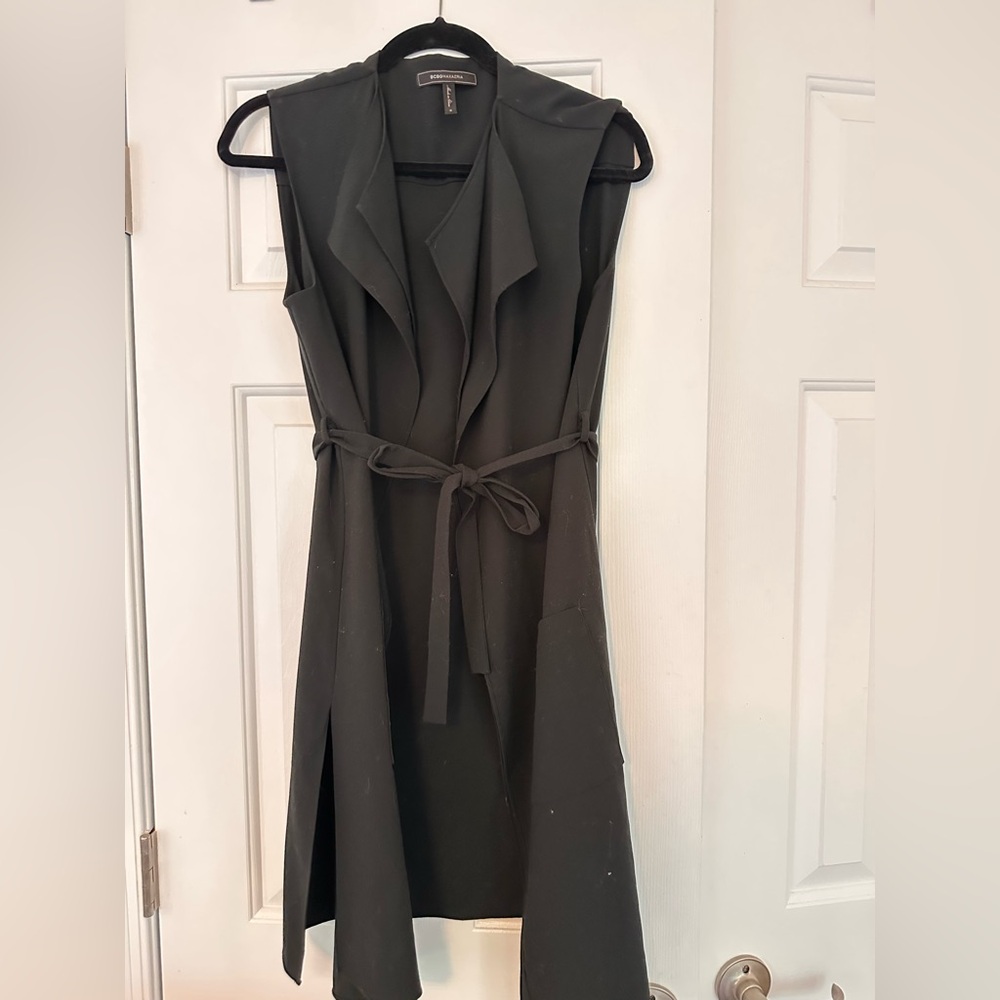 BCBGMaxAzria Black Notched Collar Sleeveless Vest